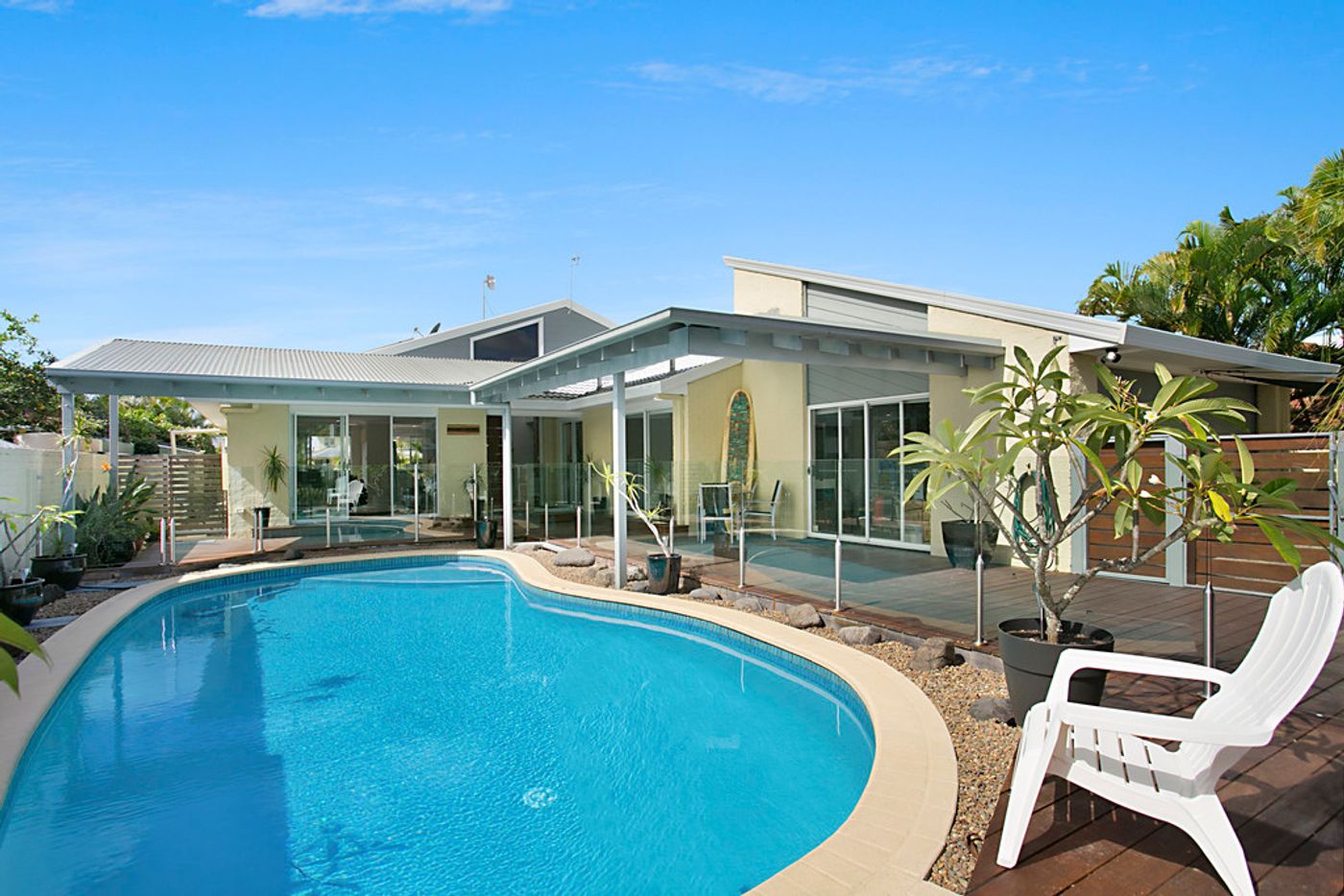 33 Tradewinds Avenue, PARADISE POINT QLD 4216 House Sold