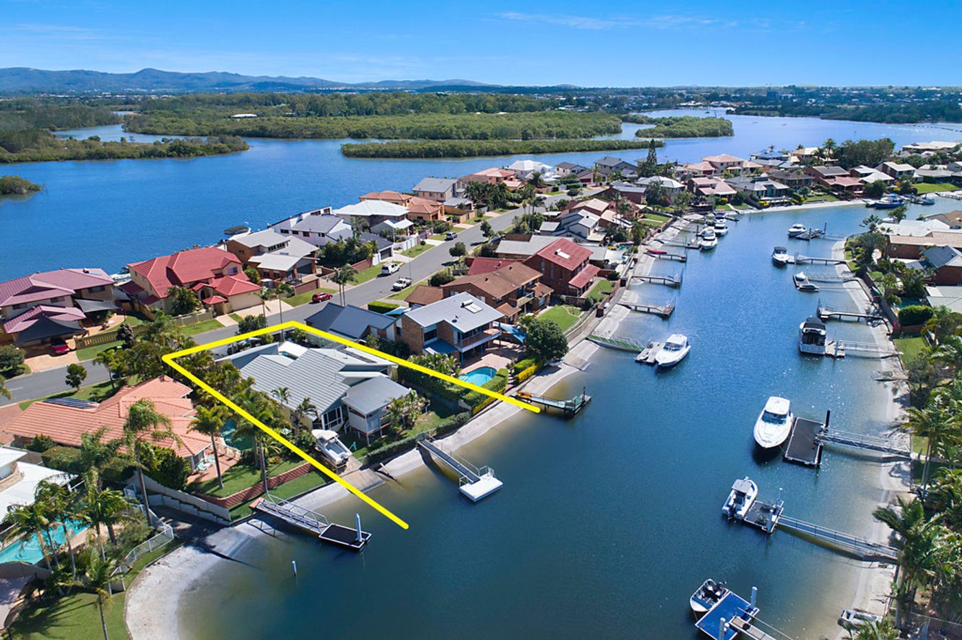 33 Tradewinds Avenue, PARADISE POINT QLD 4216 House Sold