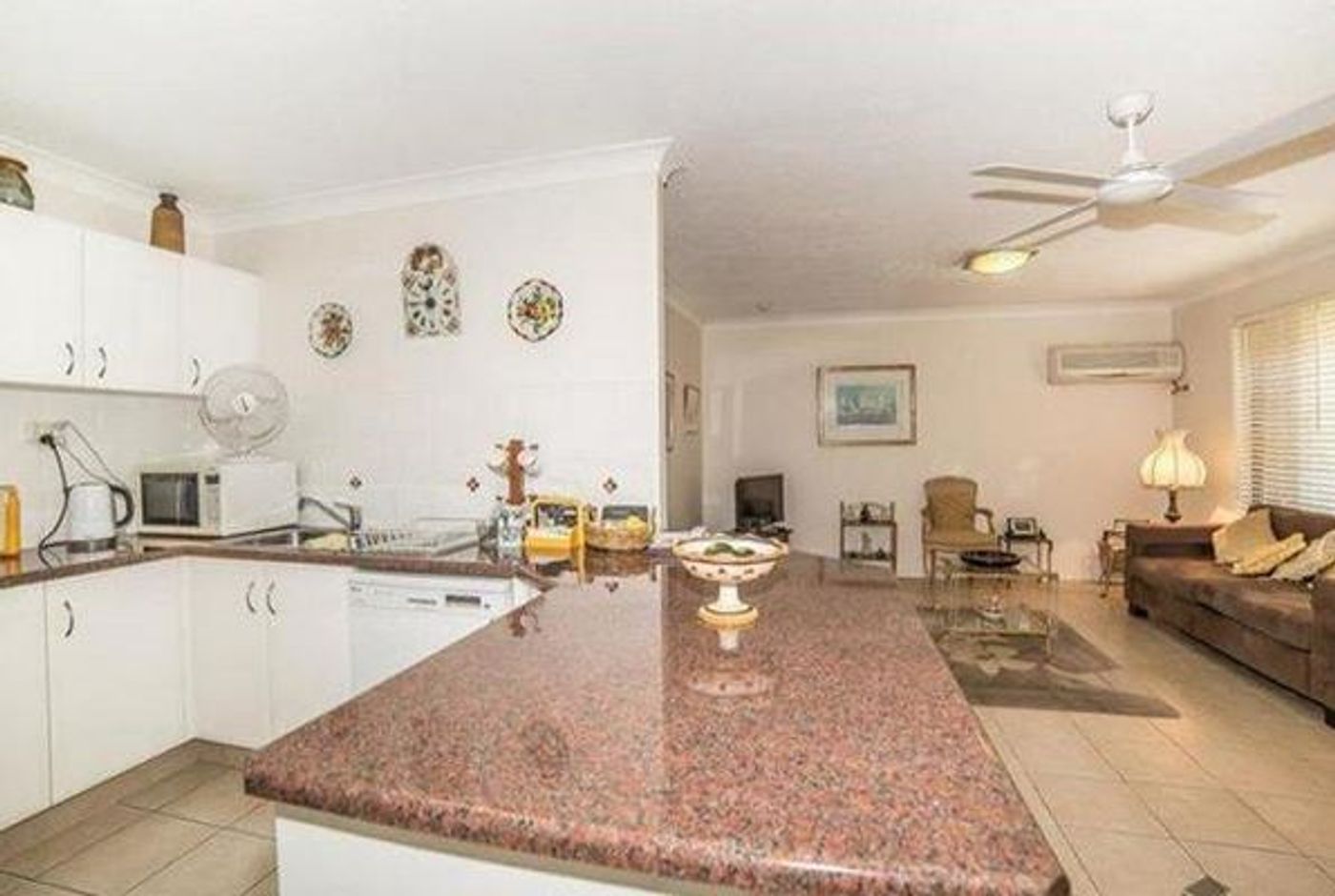 32/172 Barrier Reef Drive, MERMAID WATERS QLD 4218 Villa Sold