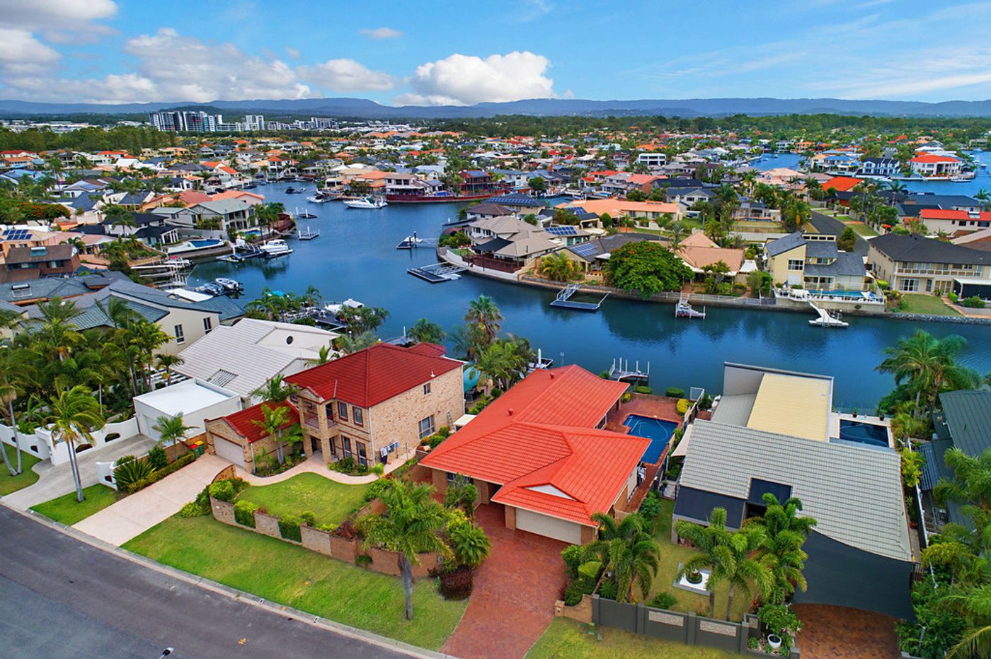 9 Sundance Way, RUNAWAY BAY QLD 4216 House Sold