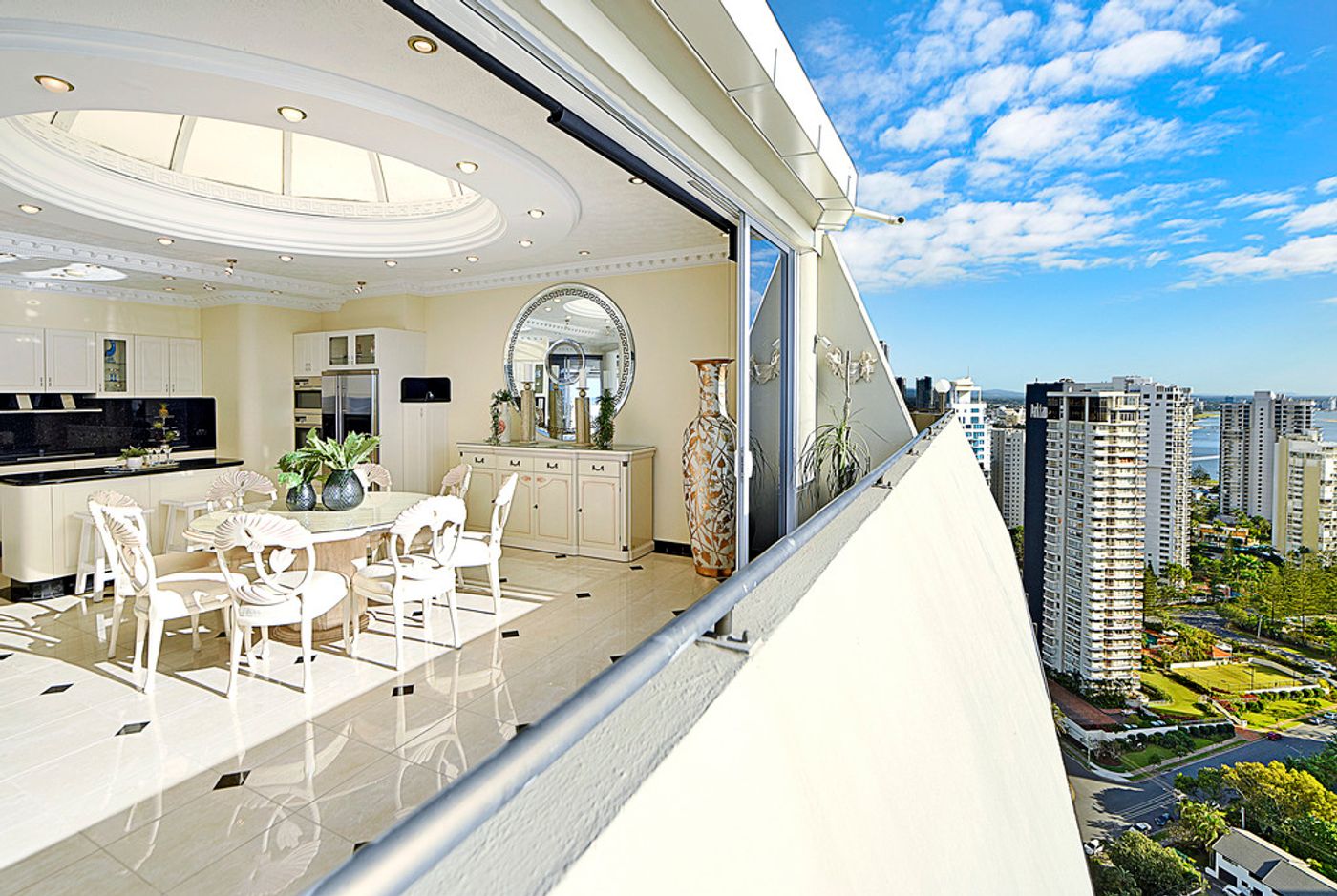 Apt 118 'Spinnaker' 3554 Main Beach Parade, MAIN BEACH QLD 4217