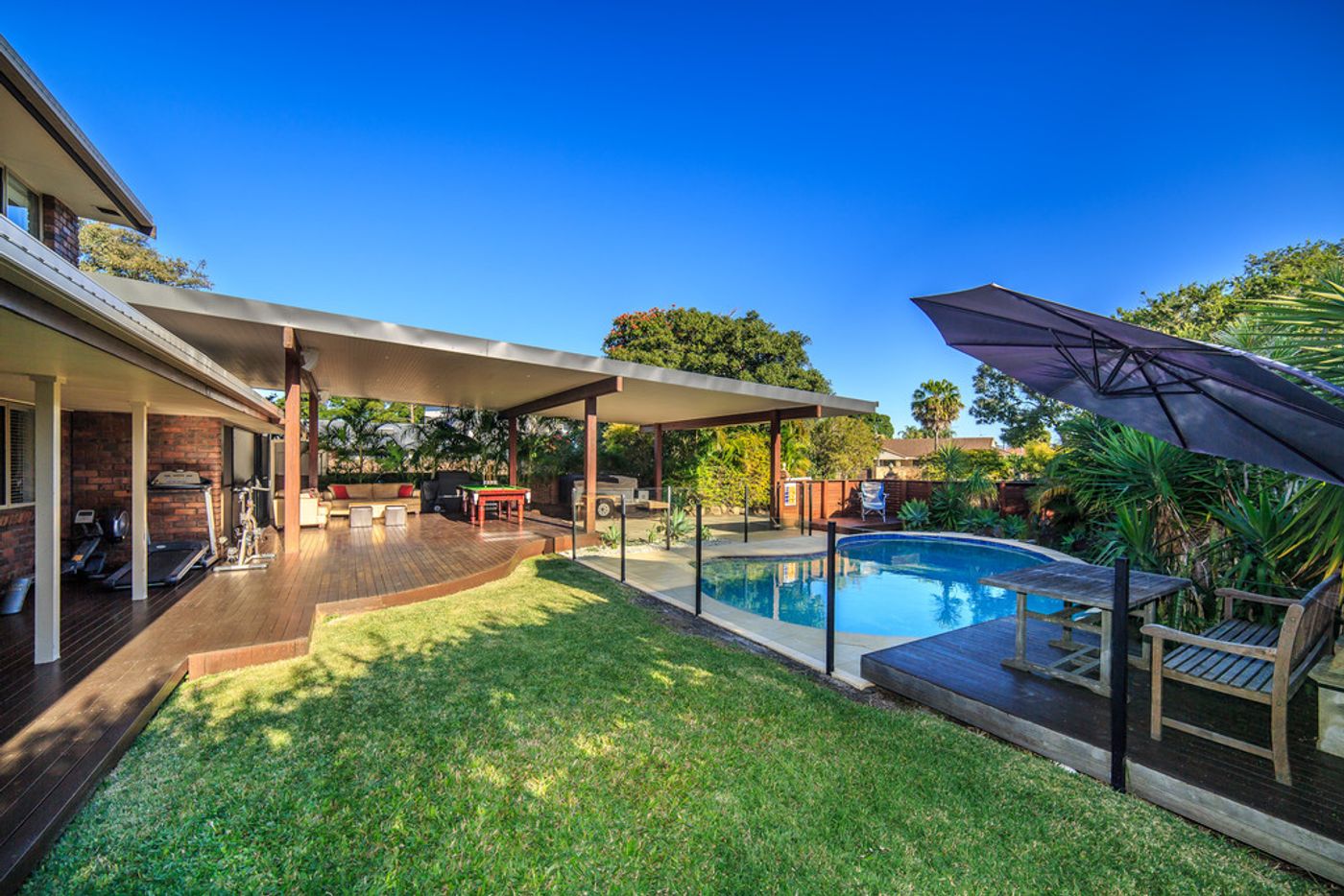 18 Wanneroo Court, MERMAID WATERS QLD 4218 House Sold