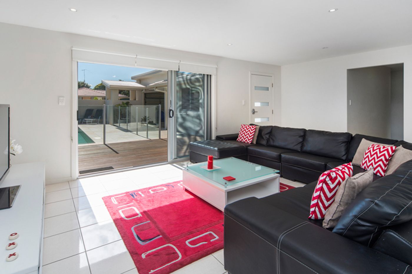 75 Oceanic Drive, MERMAID WATERS QLD 4218 House Sold