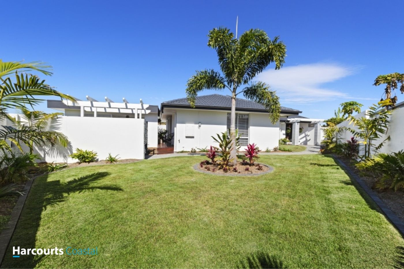 8 Marbella Drive, BENOWA WATERS QLD 4217 House Sold