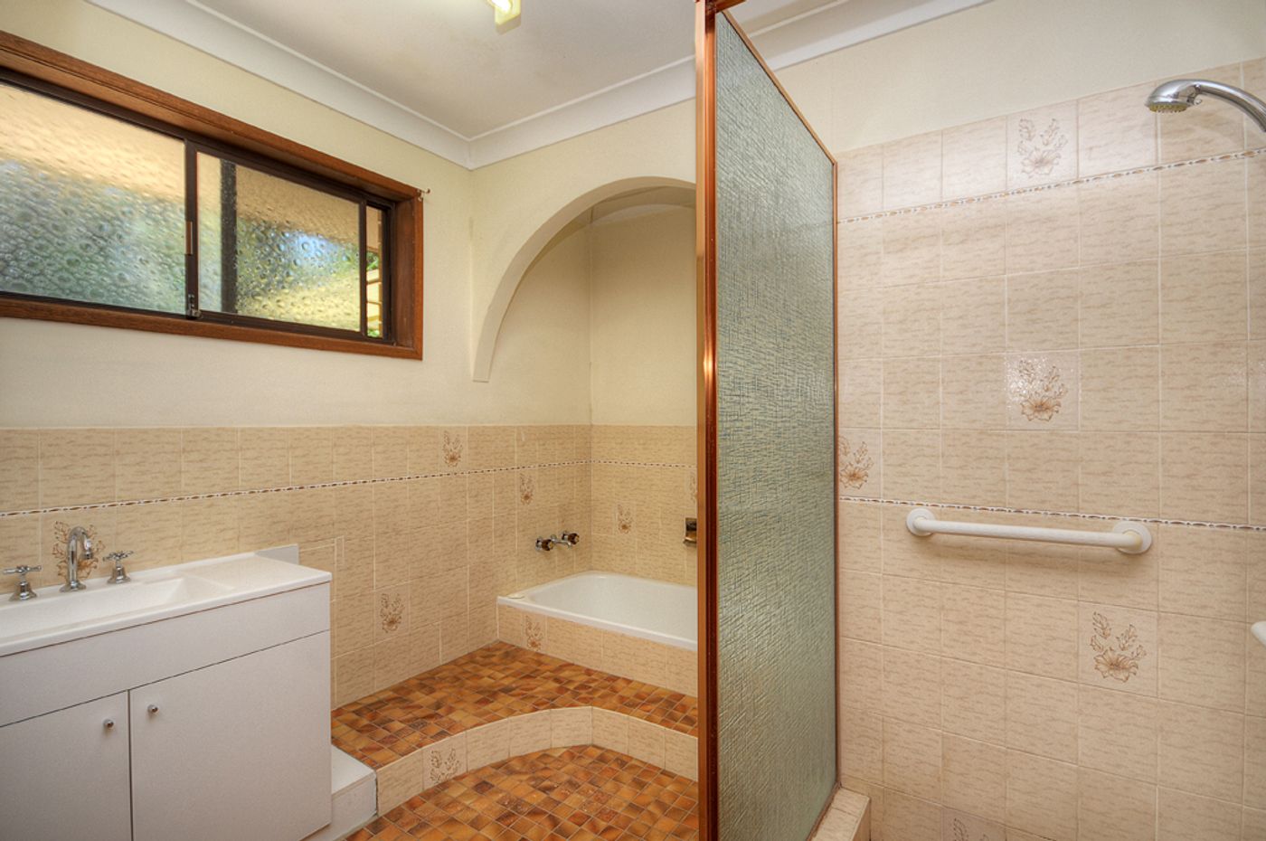 19 Koomooloo Court, MERMAID WATERS QLD 4218 House Sold