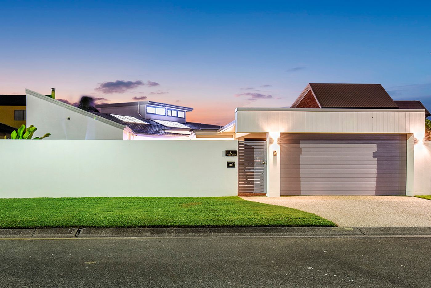 8 Angus Court, BENOWA WATERS QLD 4217 House Sold