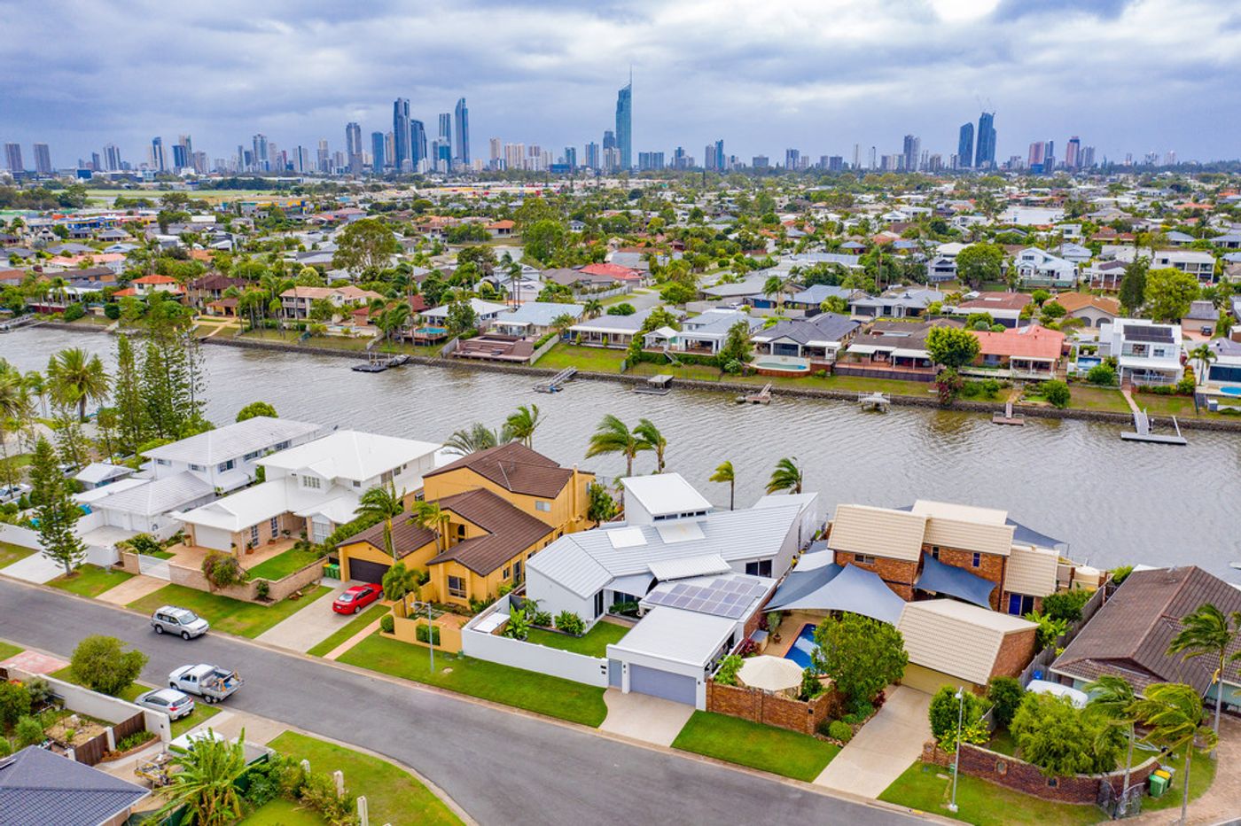 8 Angus Court, BENOWA WATERS QLD 4217 House Sold