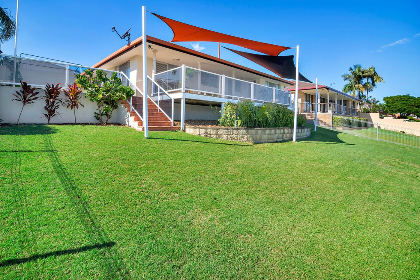 38 Arcadia Drive, MERMAID WATERS QLD 4218 House Sold
