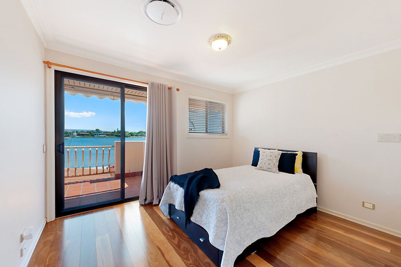 80 Oceanic Drive, MERMAID WATERS QLD 4218 House Sold