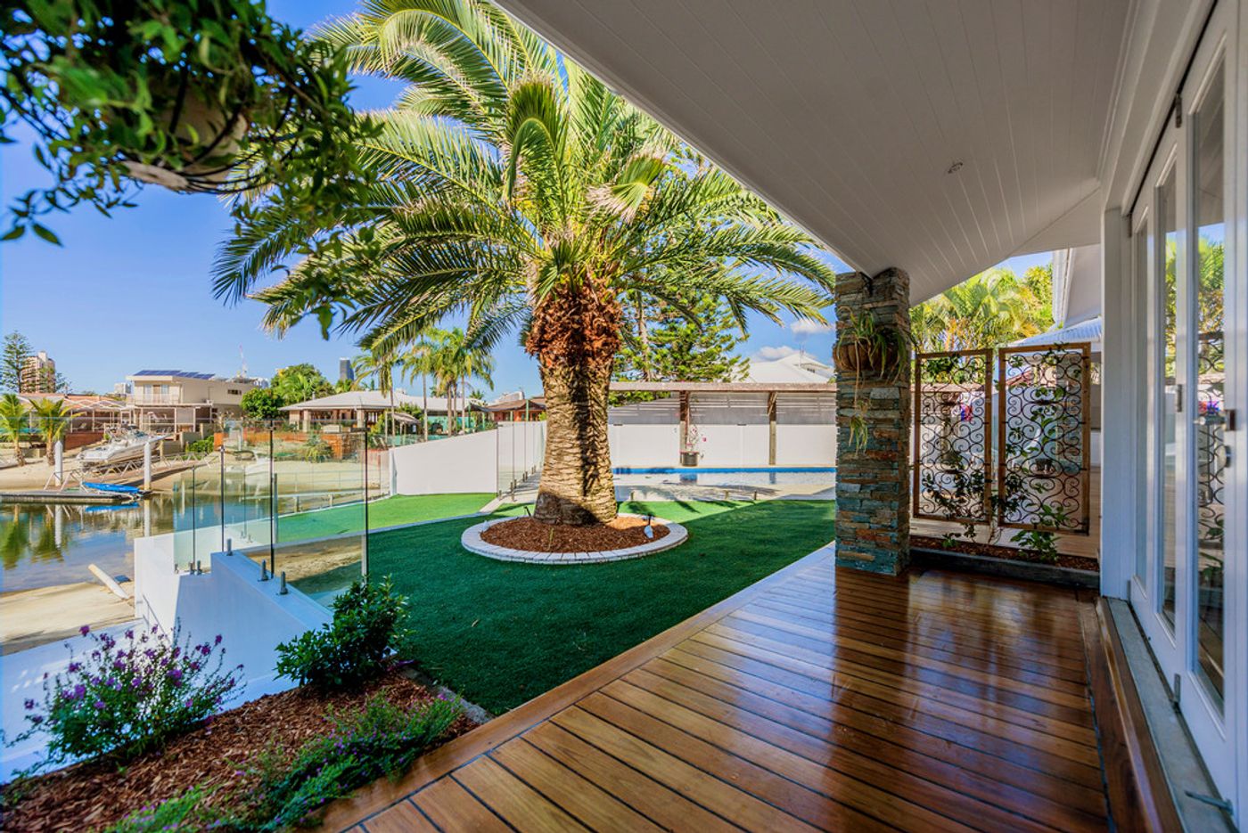18 Beverley Crescent, BROADBEACH WATERS QLD 4218 House Sold