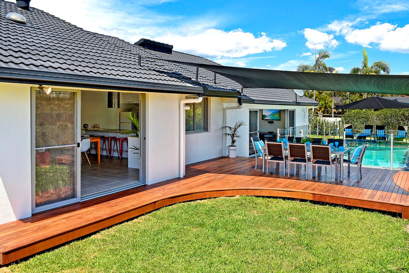 79 Barrier Reef Drive, MERMAID WATERS QLD 4218 House Sold