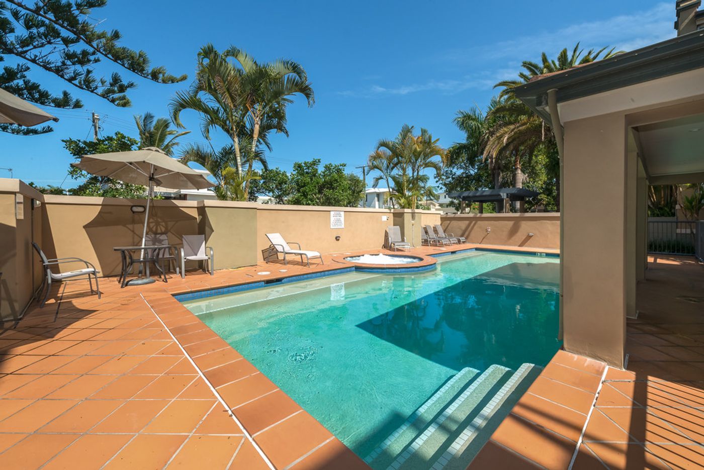 2/38 Petrel Avenue, MERMAID BEACH QLD 4218 Unit Sold