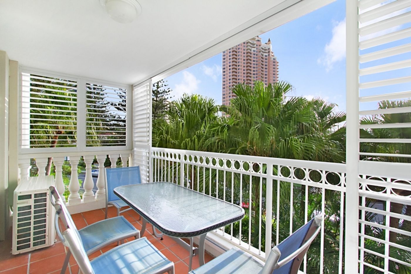 23 'La Grande' 122 Old Burleigh Road, BROADBEACH QLD 4218 Harcourts
