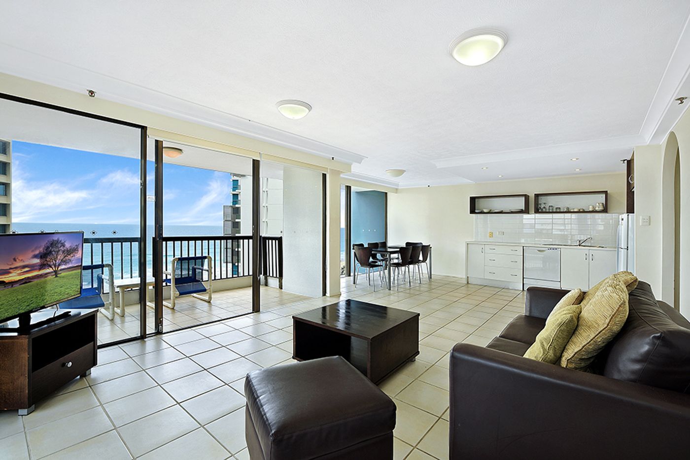 902 ''Longbeach'' 28 Northcliffe Terrace, SURFERS PARADISE QLD 4217