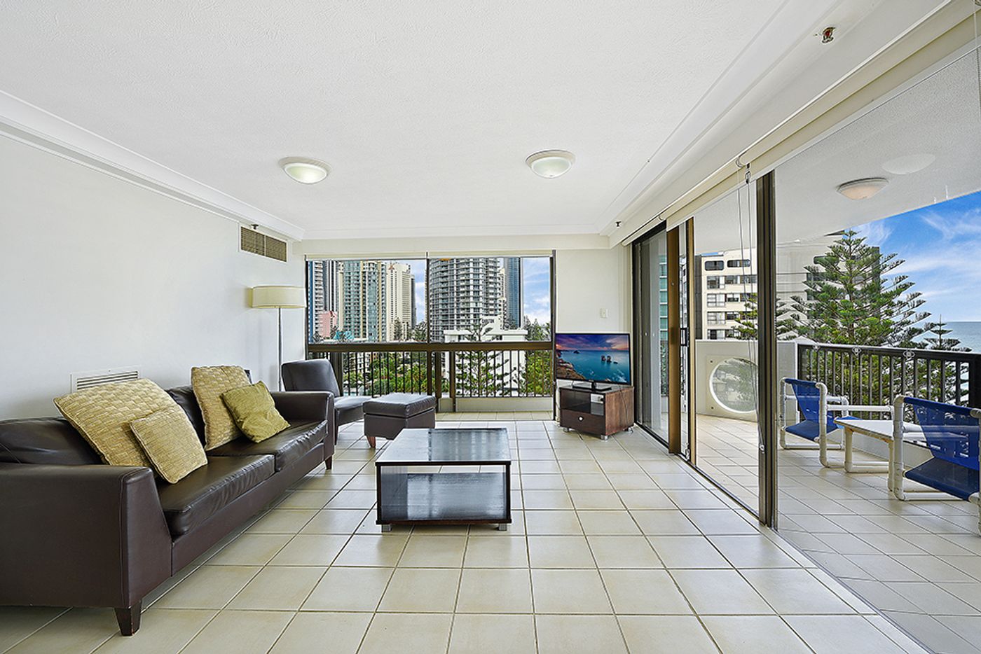 902 ''Longbeach'' 28 Northcliffe Terrace, SURFERS PARADISE QLD 4217