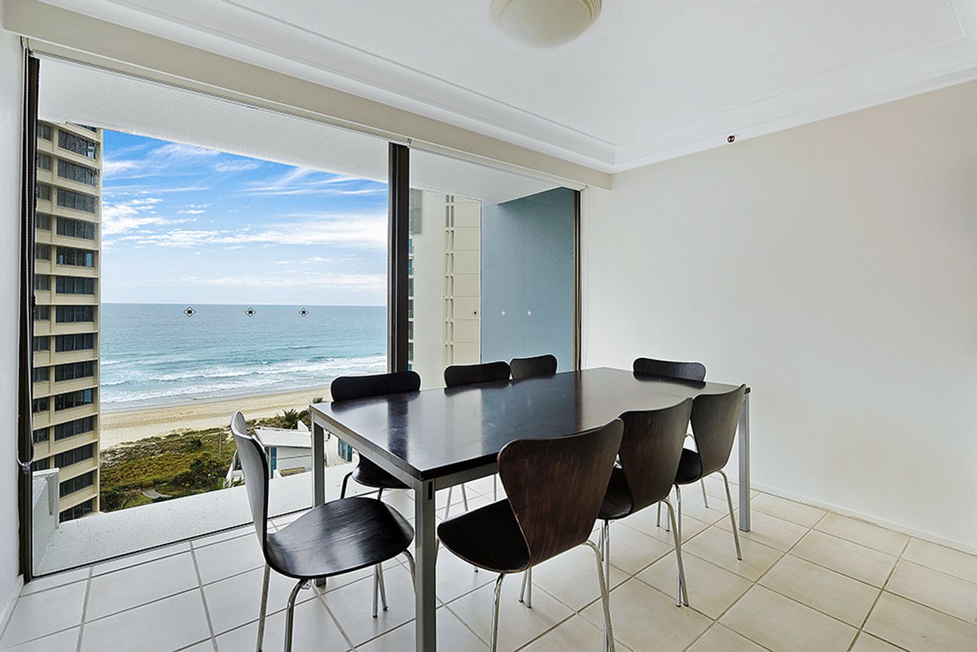 902 ''Longbeach'' 28 Northcliffe Terrace, SURFERS PARADISE QLD 4217
