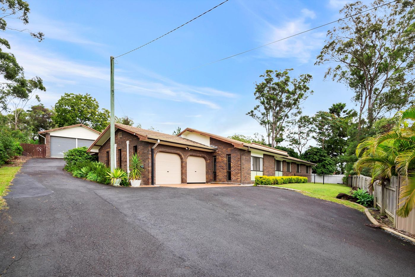 93 Yangoora Crescent, ASHMORE QLD 4214 House Sold