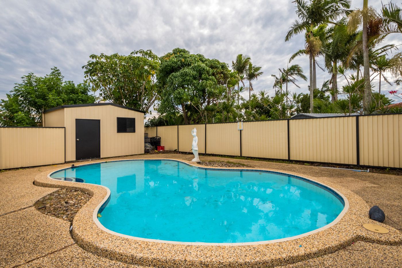 33 Oceanic Drive, MERMAID WATERS QLD 4218 House Sold