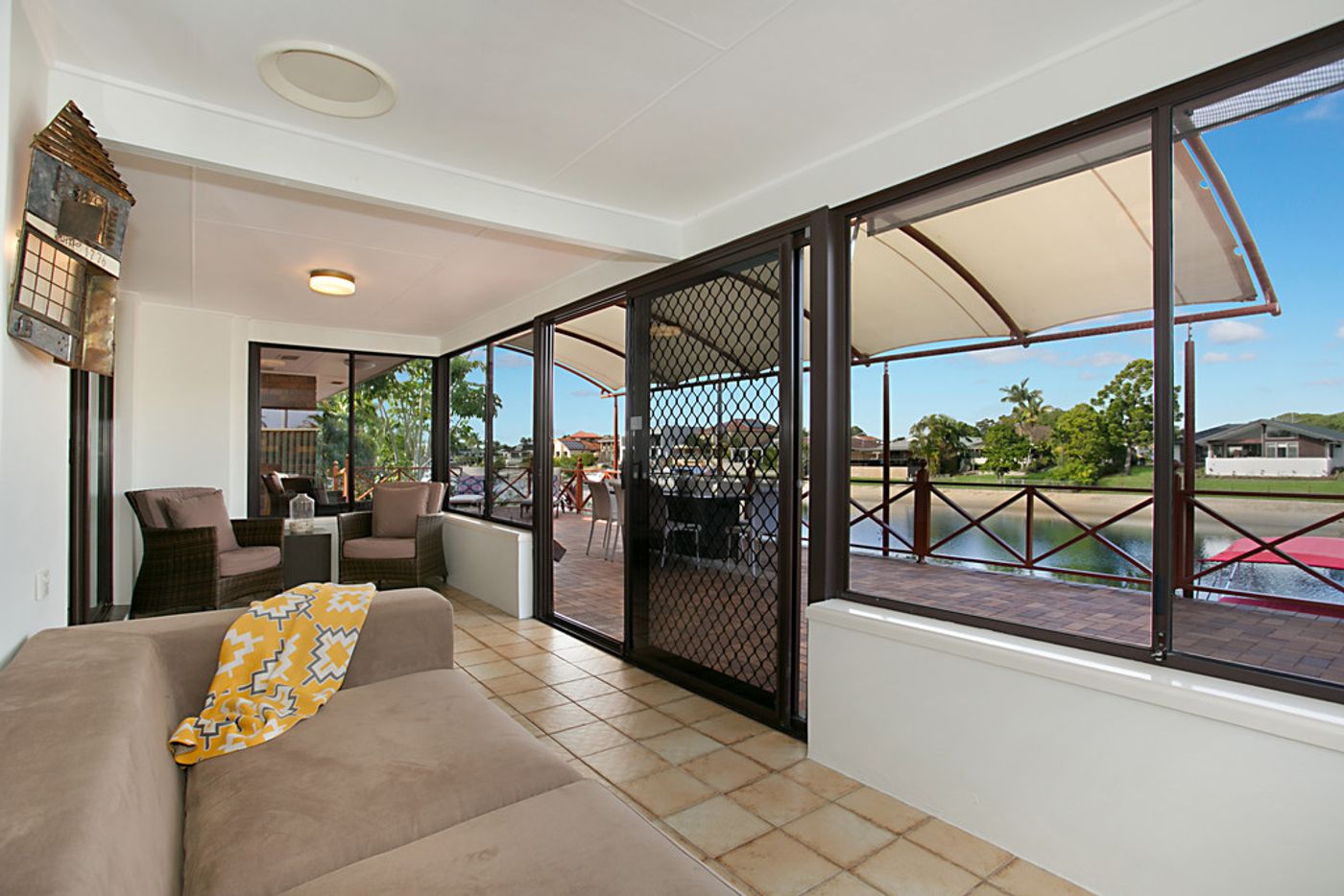 5 Cadence Avenue, MERMAID WATERS QLD 4218 House Sold