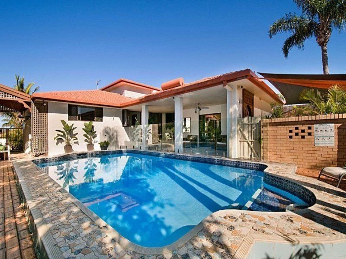 MERMAID WATERS QLD 4218 House Sold