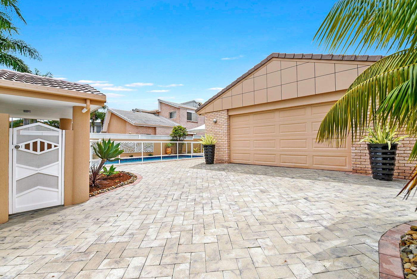 8 Sundance Way, RUNAWAY BAY QLD 4216 House Sold