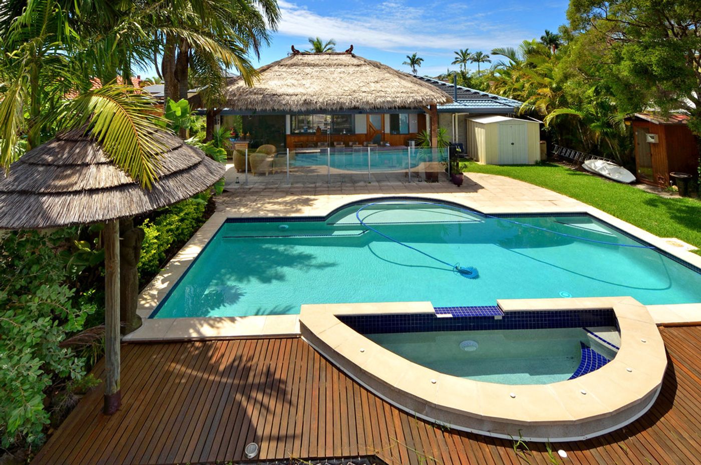 6 Namatjira Street, PARADISE POINT QLD 4216 House Sold