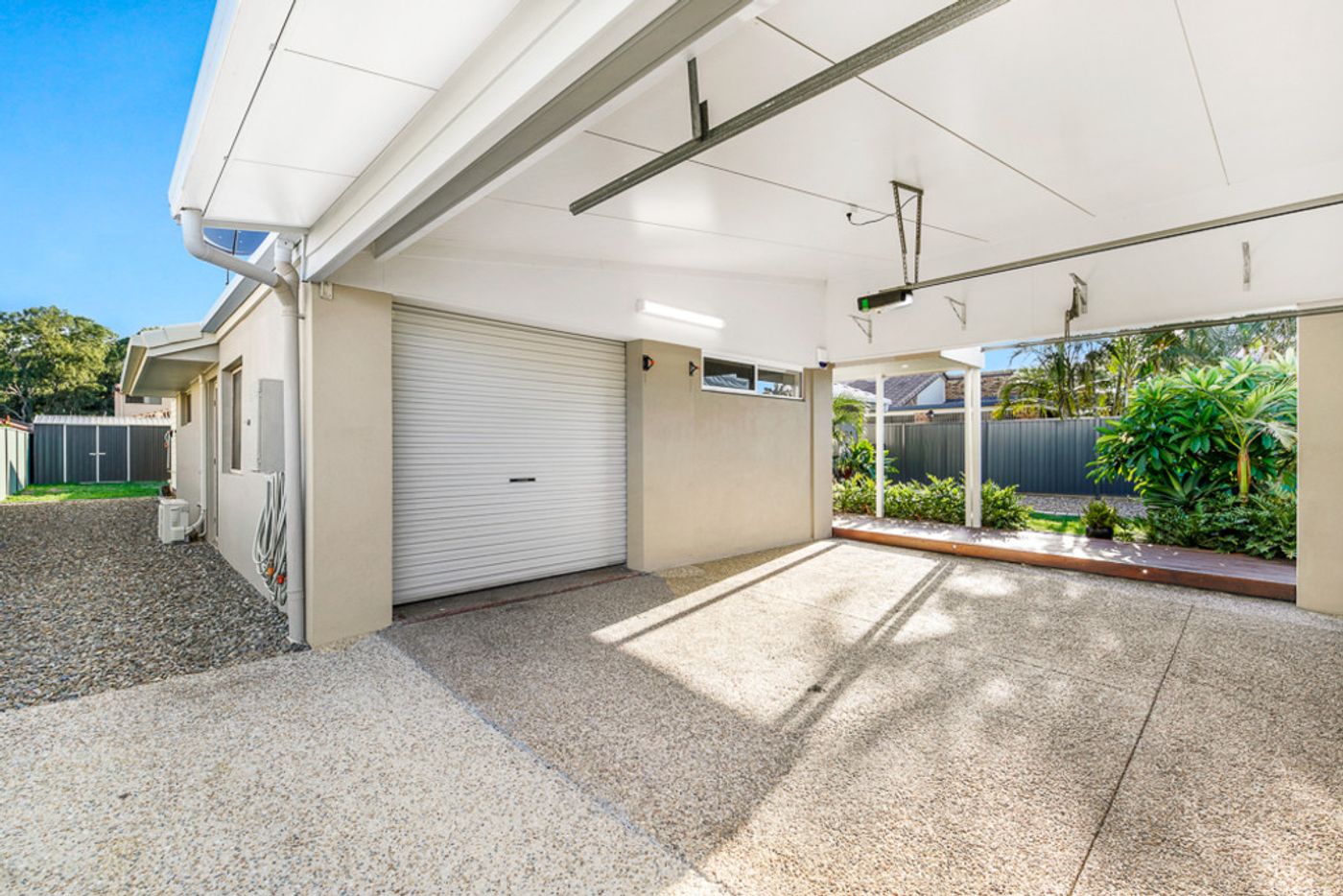 27 Lakefield Crescent, PARADISE POINT QLD 4216 House Sold