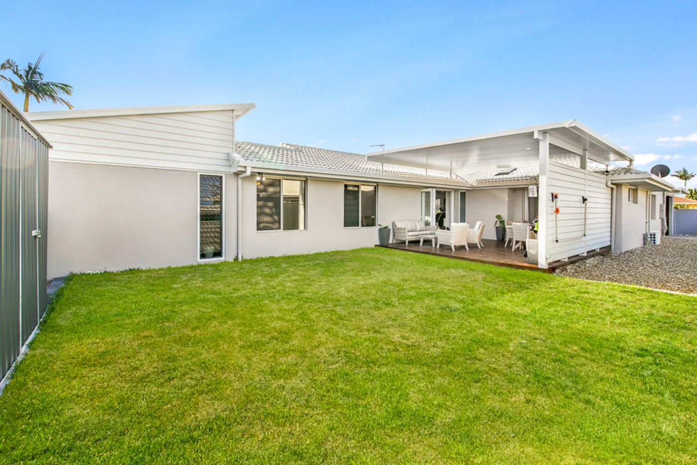 27 Lakefield Crescent, PARADISE POINT QLD 4216 House Sold