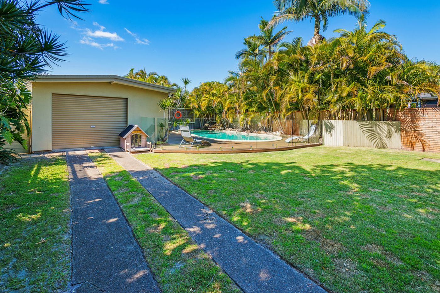 19 Deagon Drive, RUNAWAY BAY QLD 4216 House Sold