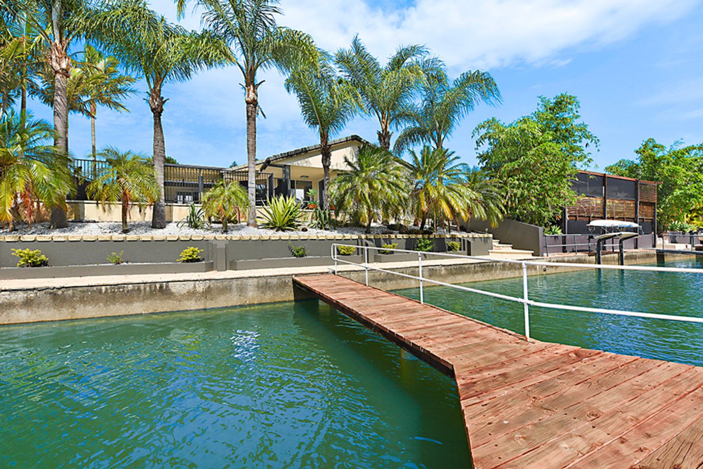 114 Sundance Way, RUNAWAY BAY QLD 4216 House Sold