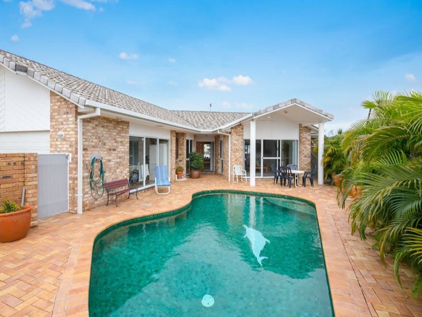 94 Sundance Way, RUNAWAY BAY QLD 4216 House Sold