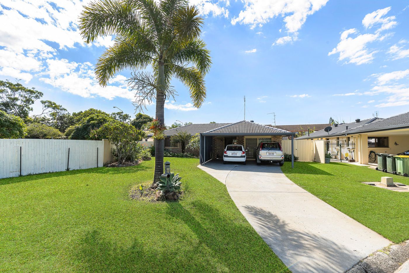 9 Rattan Court, ELANORA QLD 4221 House Sold