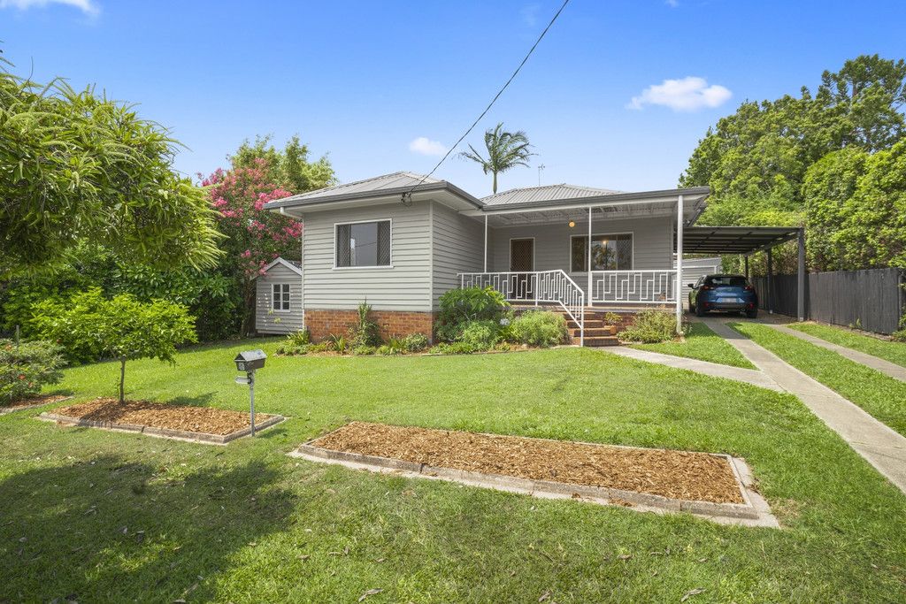 5 Edward Street, LABRADOR QLD 4215 House Leased