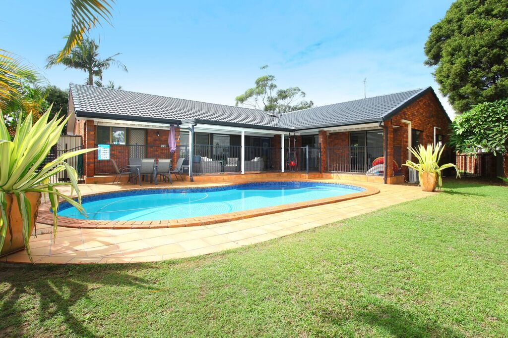 40 Binalong Drive, ASHMORE QLD 4214 House Leased