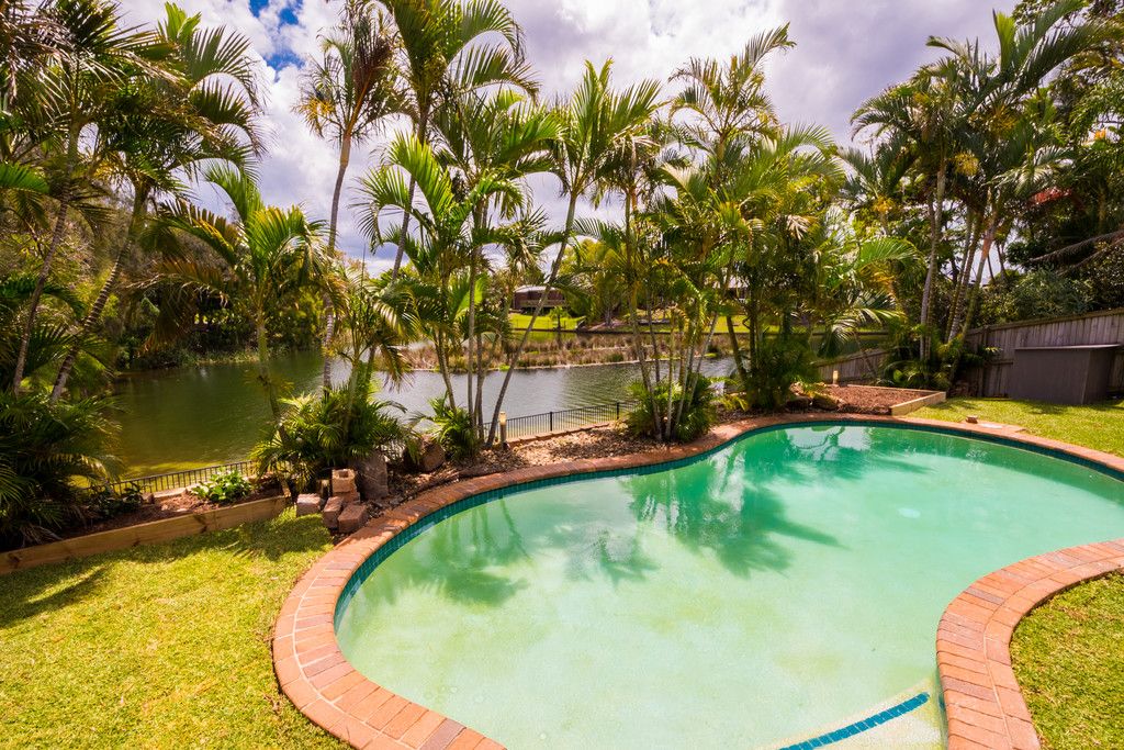 27 Peninsula Court, MERMAID WATERS QLD 4218 House Sold