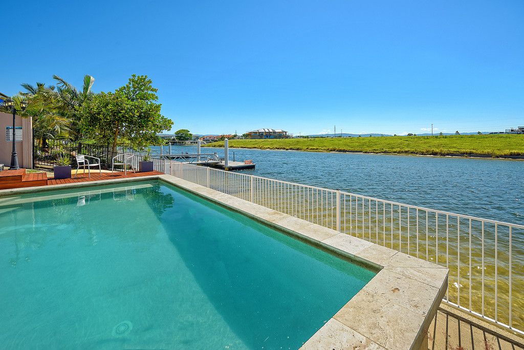 33 Cessnock Close, MERMAID WATERS QLD 4218 House Sold