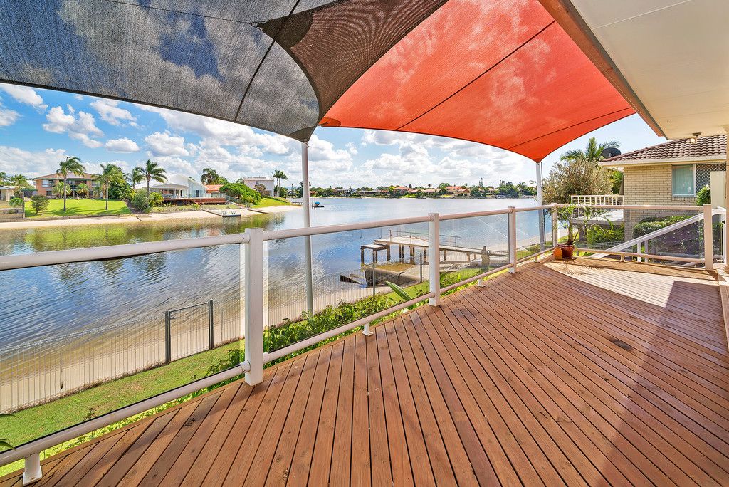 38 Arcadia Drive, MERMAID WATERS QLD 4218 House Sold