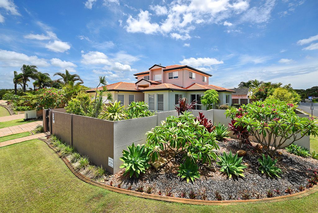 1 Crestmore Court, MERMAID WATERS QLD 4218 House Sold