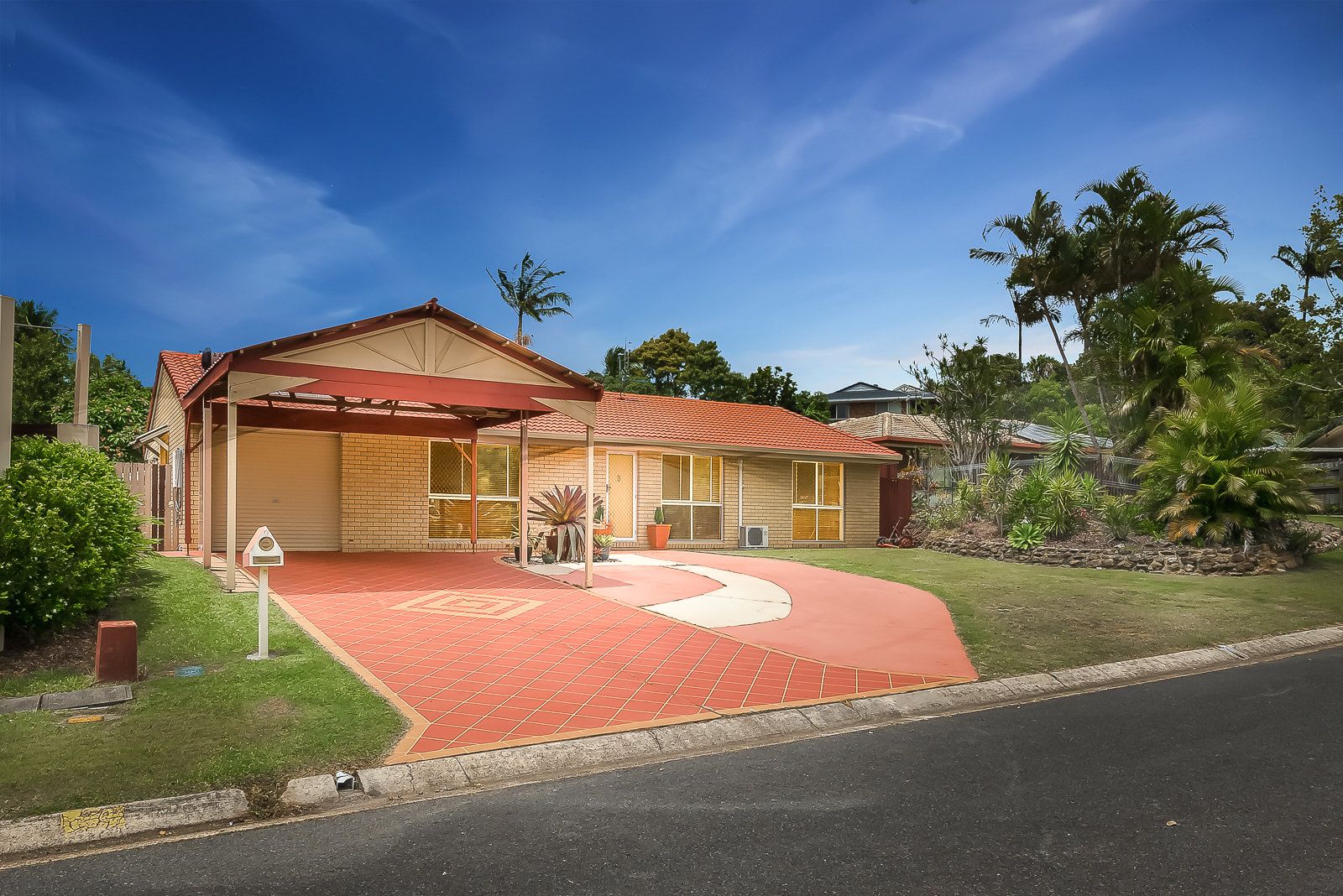 9 Perth Square, HIGHLAND PARK QLD 4211 House Sold