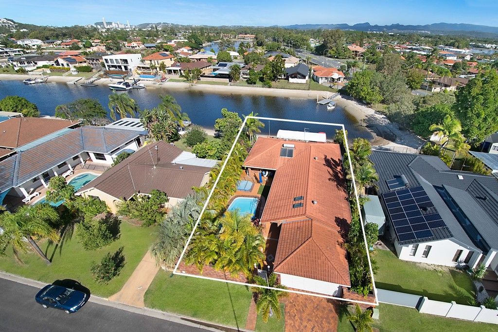 5 Cadence Avenue, MERMAID WATERS QLD 4218 House Sold