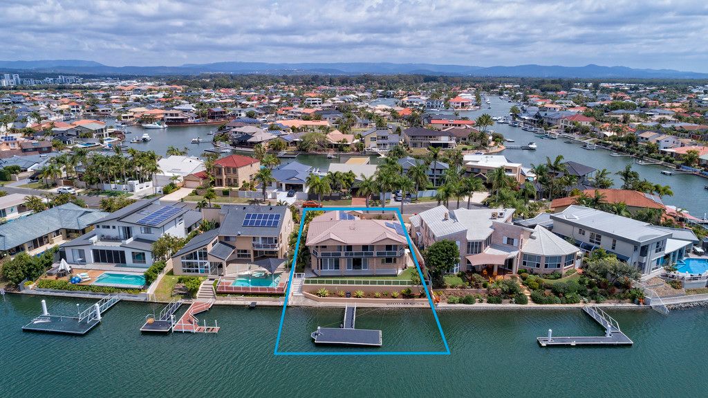 8 Sundance Way, RUNAWAY BAY QLD 4216 House Sold