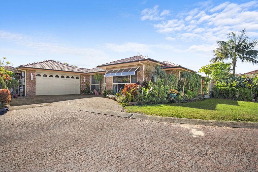 6 Sternlight Close, CLEAR ISLAND WATERS QLD 4226 House Sold
