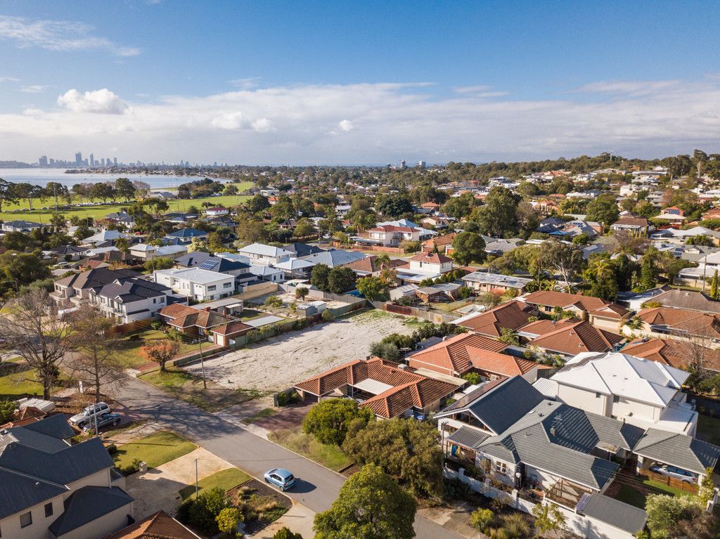 10 Cowan Street, ALFRED COVE WA 6154 sold