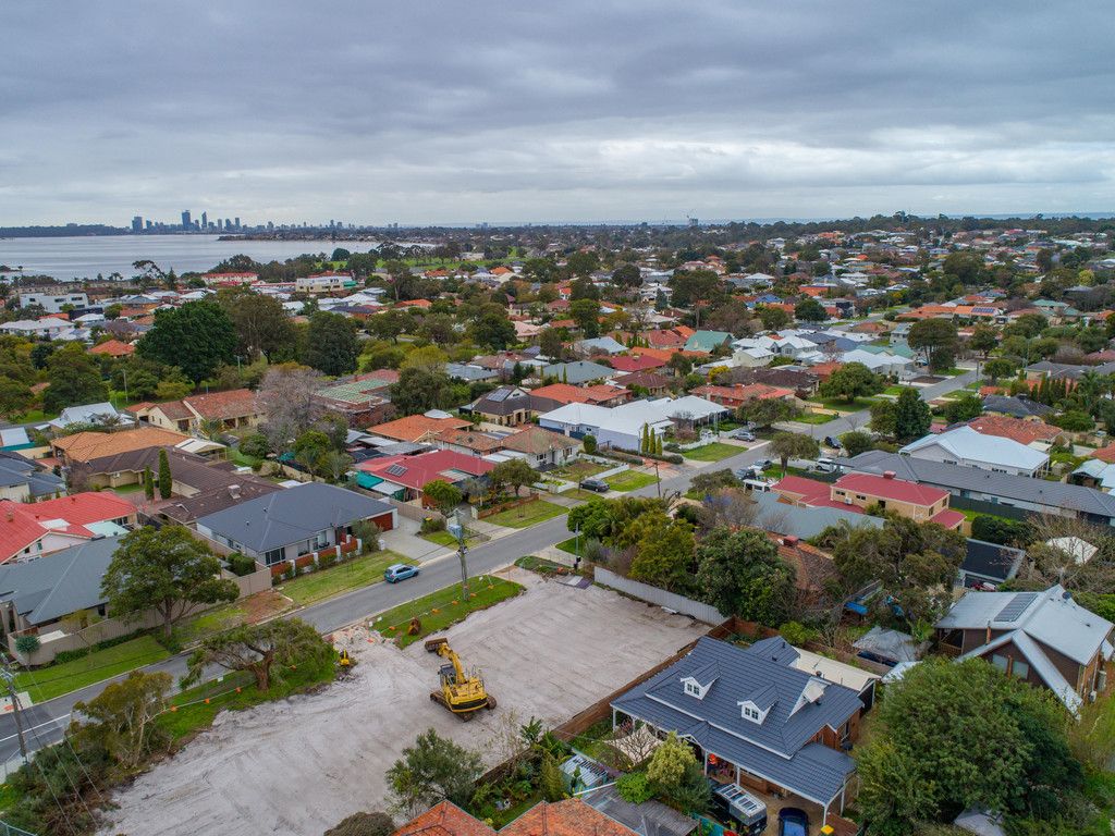 26A Latham Street, ALFRED COVE WA 6154 sold