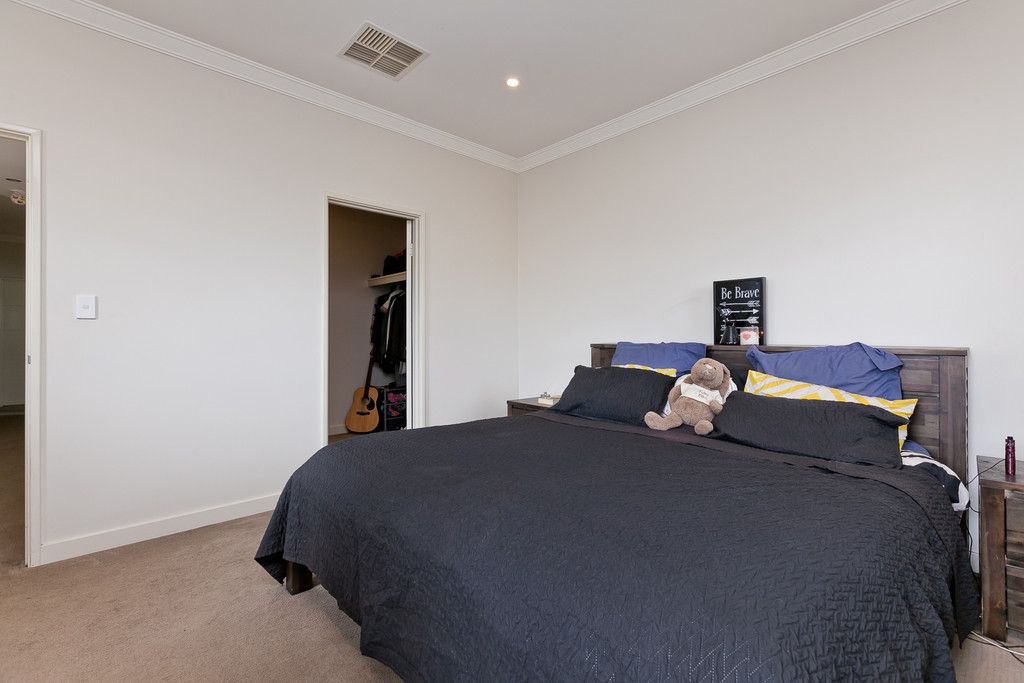 4/3 Nemagold Grove, COOGEE WA 6166 House Leased