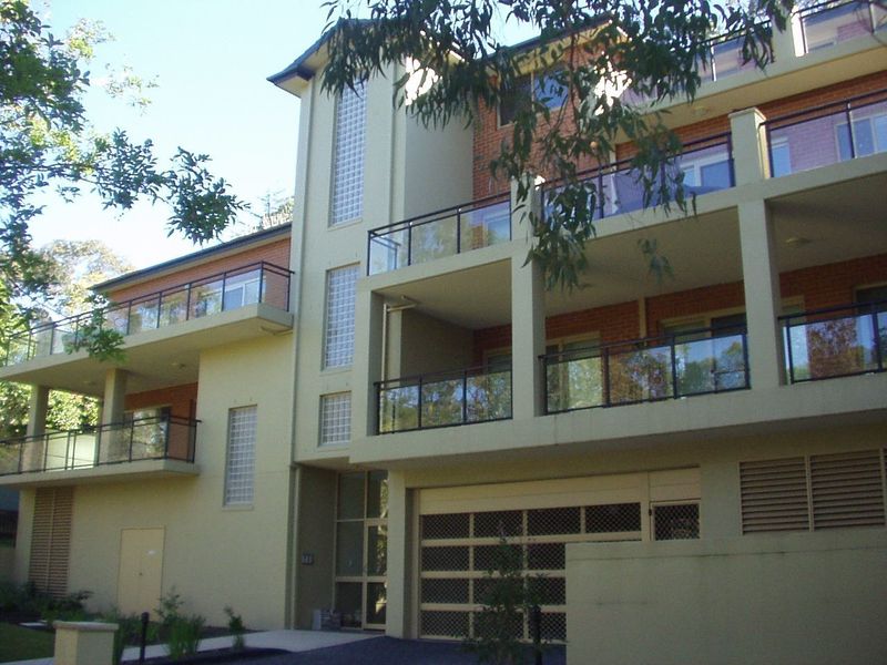 2/1-5 Huxtable Avenue
