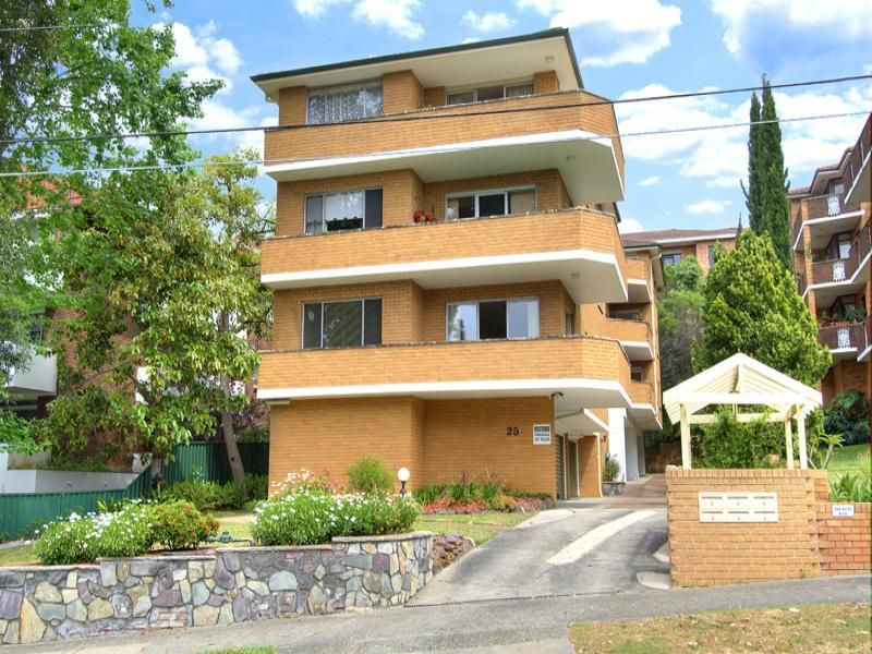 1/25 Walton Crescent