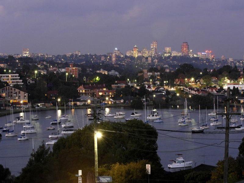 12/1 Bortfield Drive
