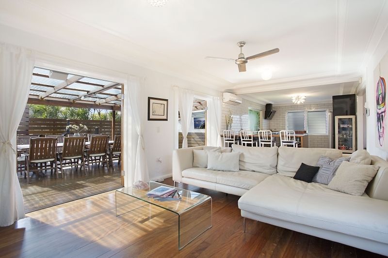 33 Redondo Avenue, Miami QLD 4220 House Sold