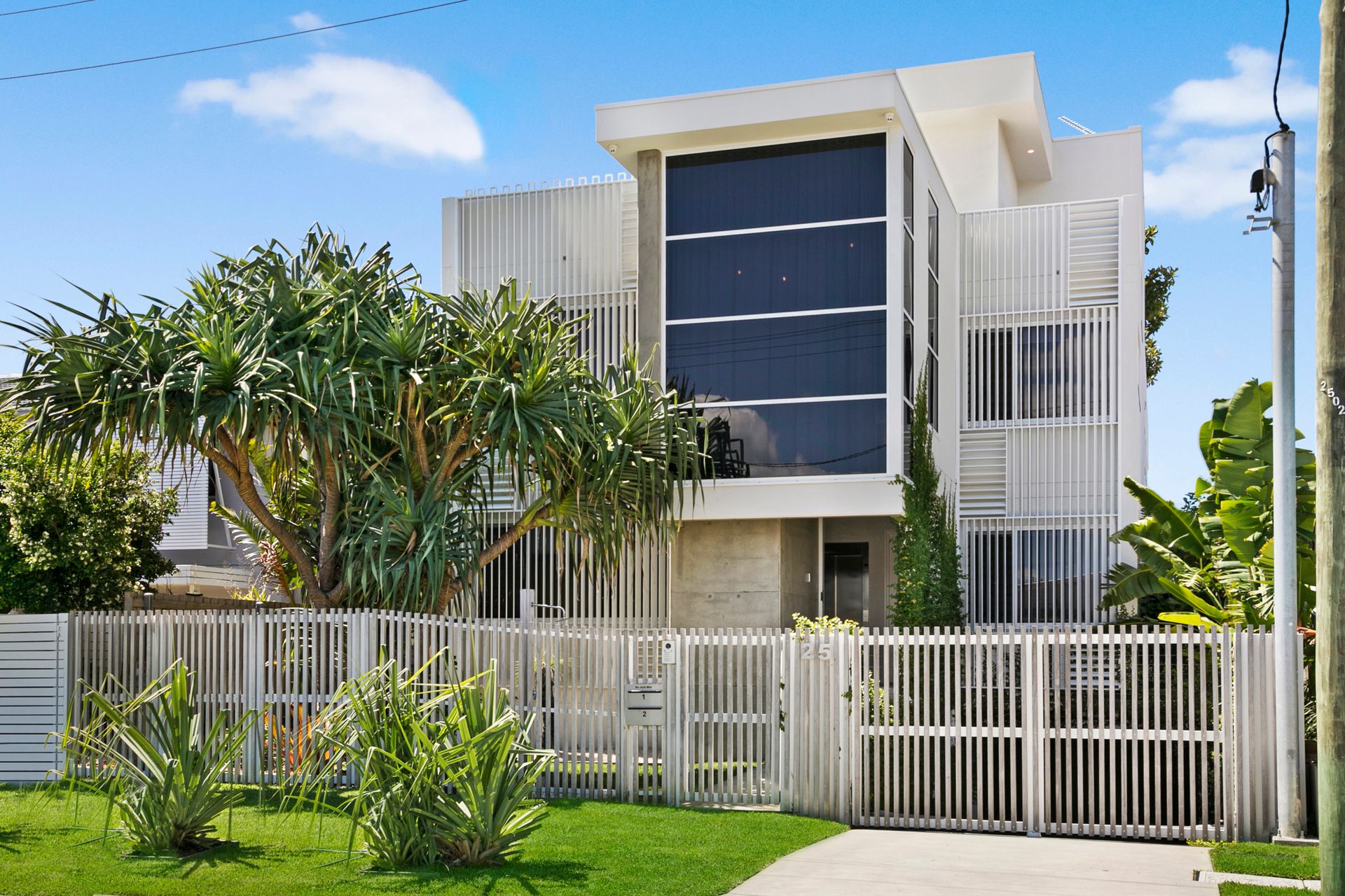 1/25 Petrel Avenue, Mermaid Beach QLD 4218 Villa Sold
